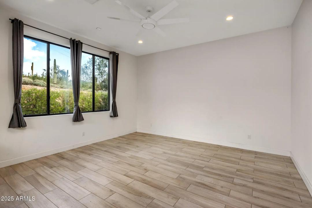 Real Estate Picture 22