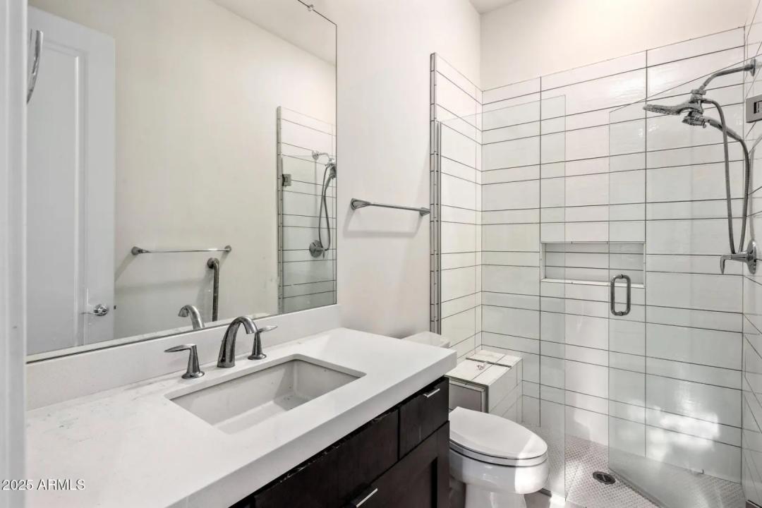 Real Estate Picture 16