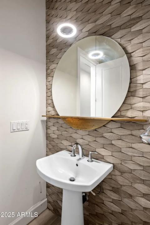 Real Estate Picture 25