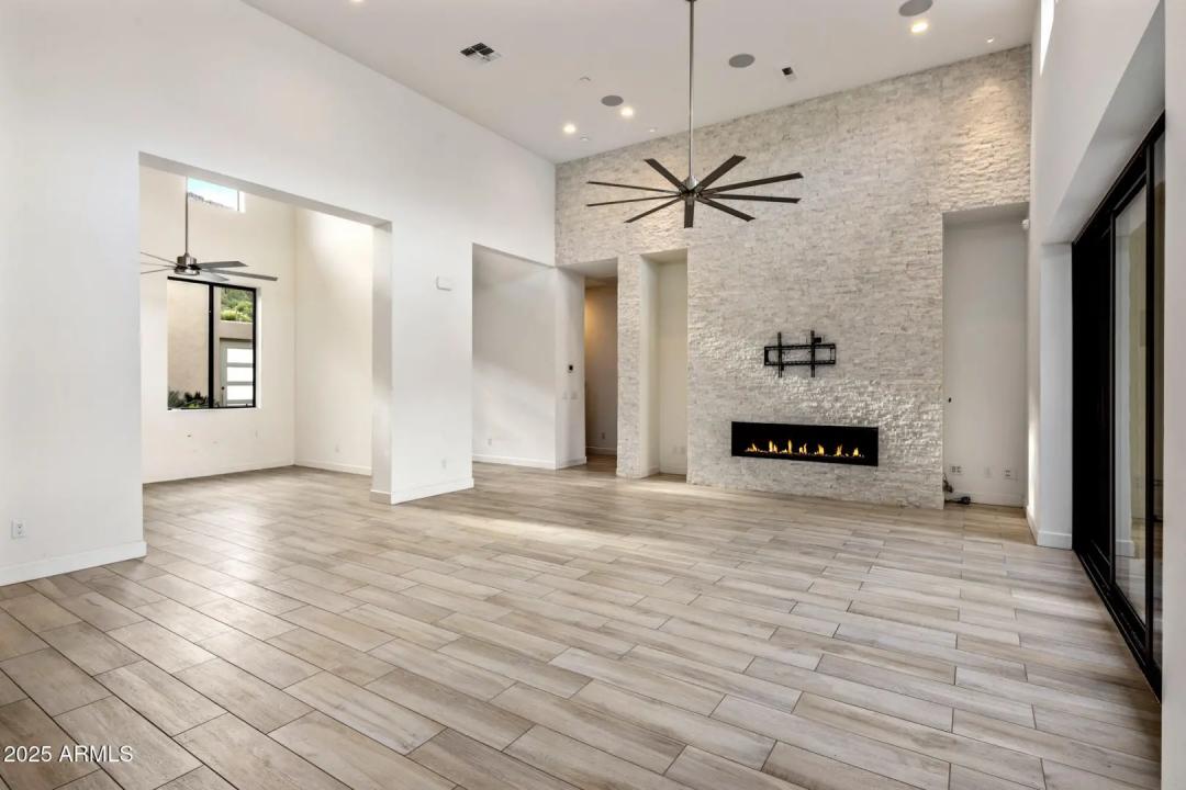 Real Estate Picture 3