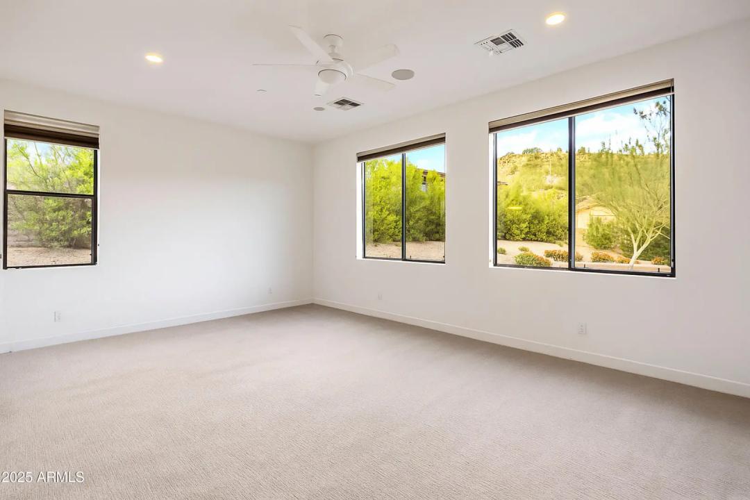 Real Estate Picture 10