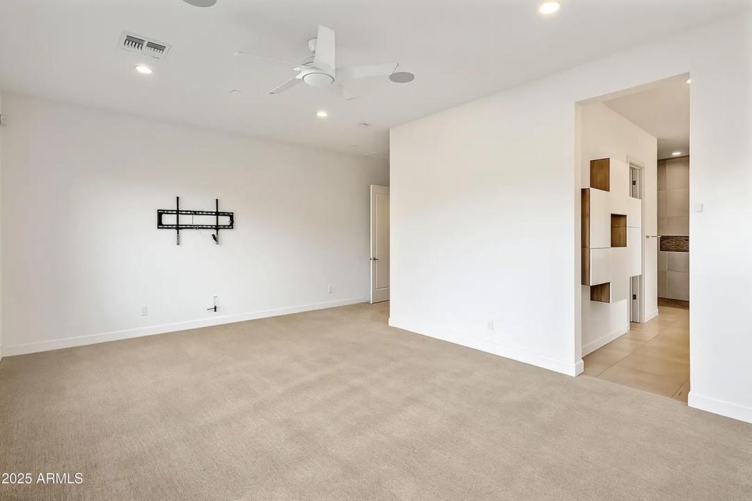 Real Estate Picture 9