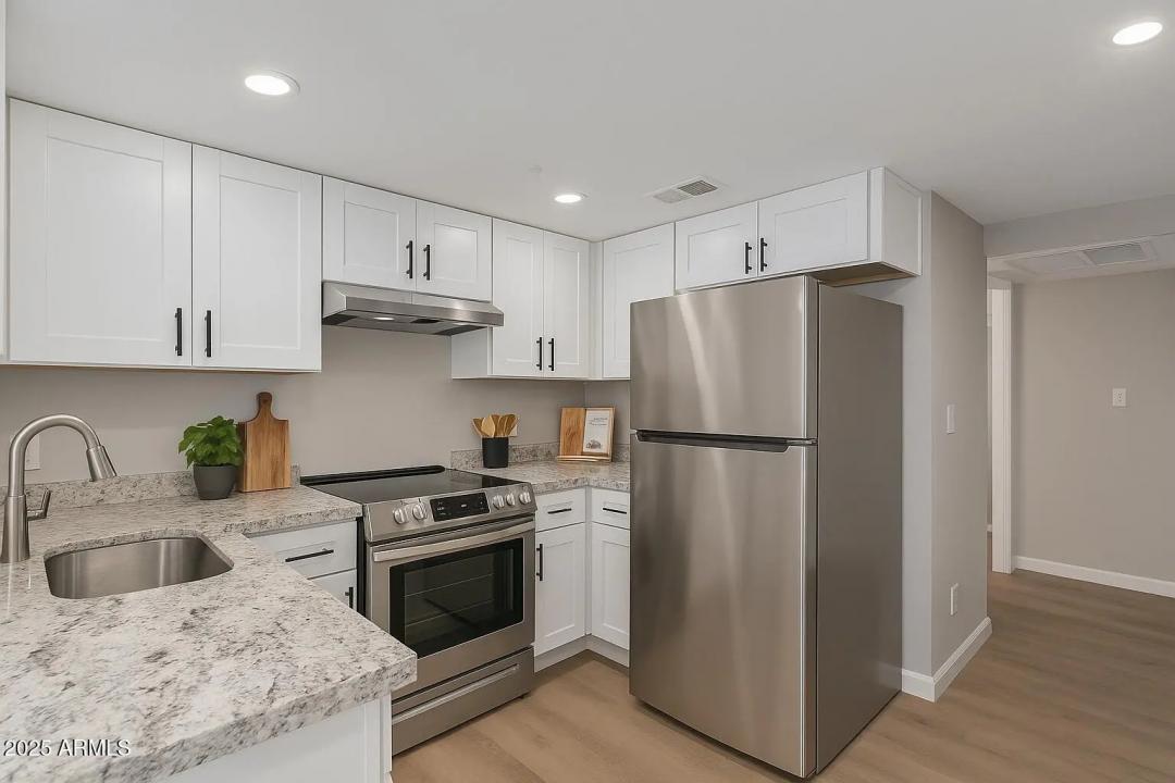 Real Estate Picture 3