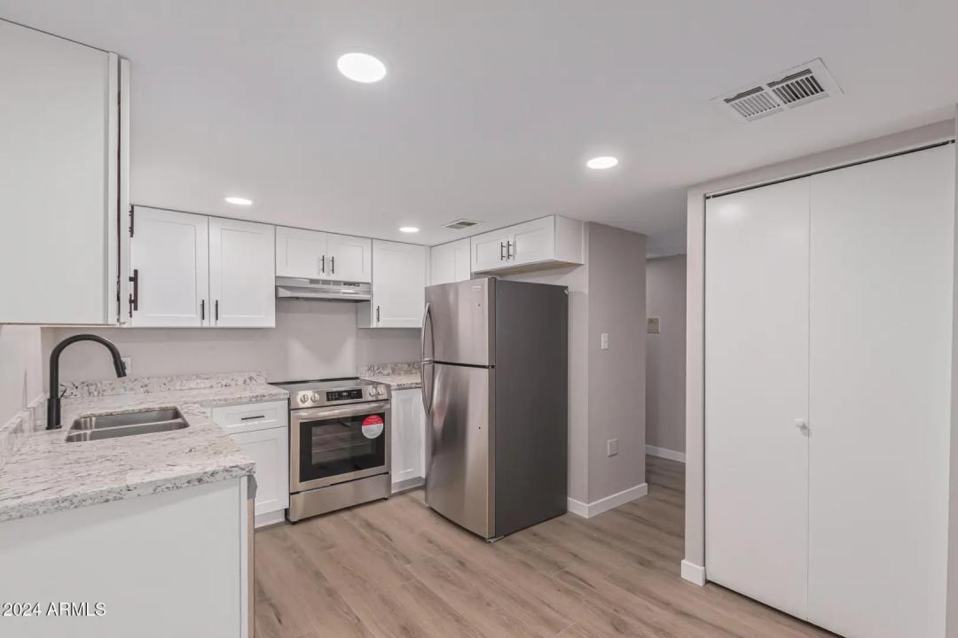 Real Estate Picture 7