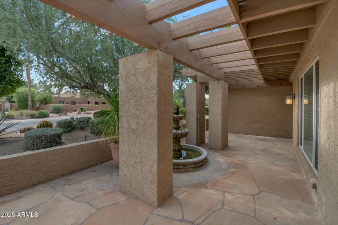 Real Estate Picture 5