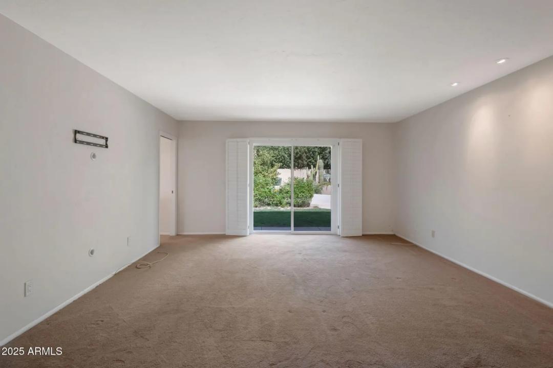 Real Estate Picture 22