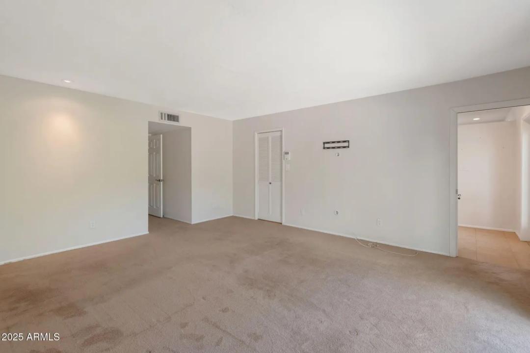 Real Estate Picture 23