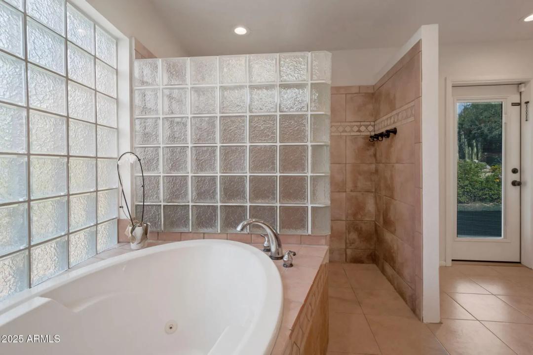 Real Estate Picture 24