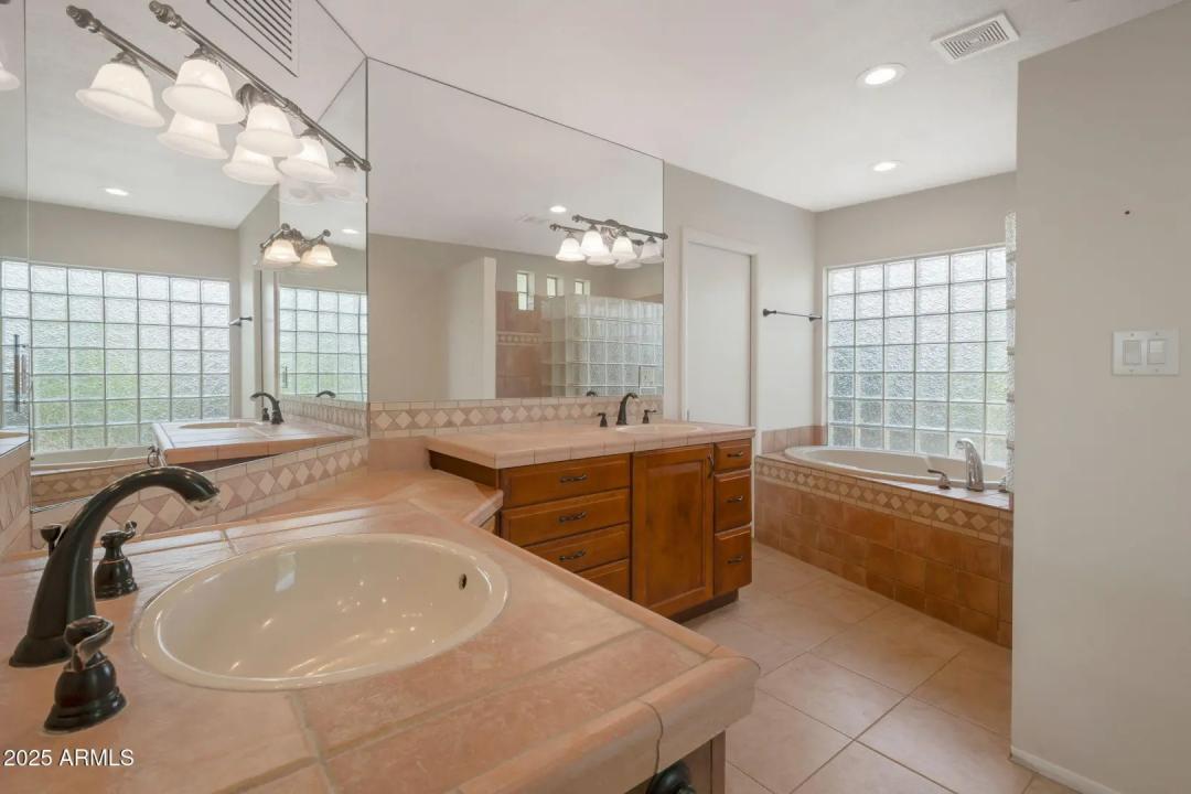 Real Estate Picture 25