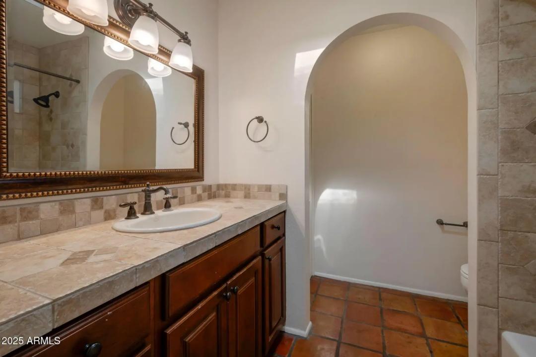 Real Estate Picture 28