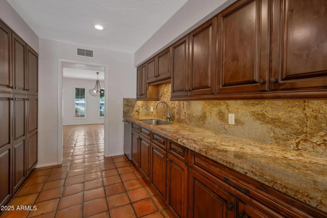 Real Estate Picture 19