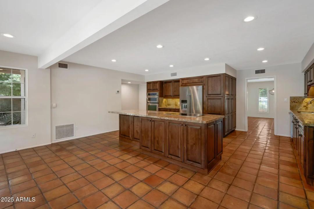 Real Estate Picture 18