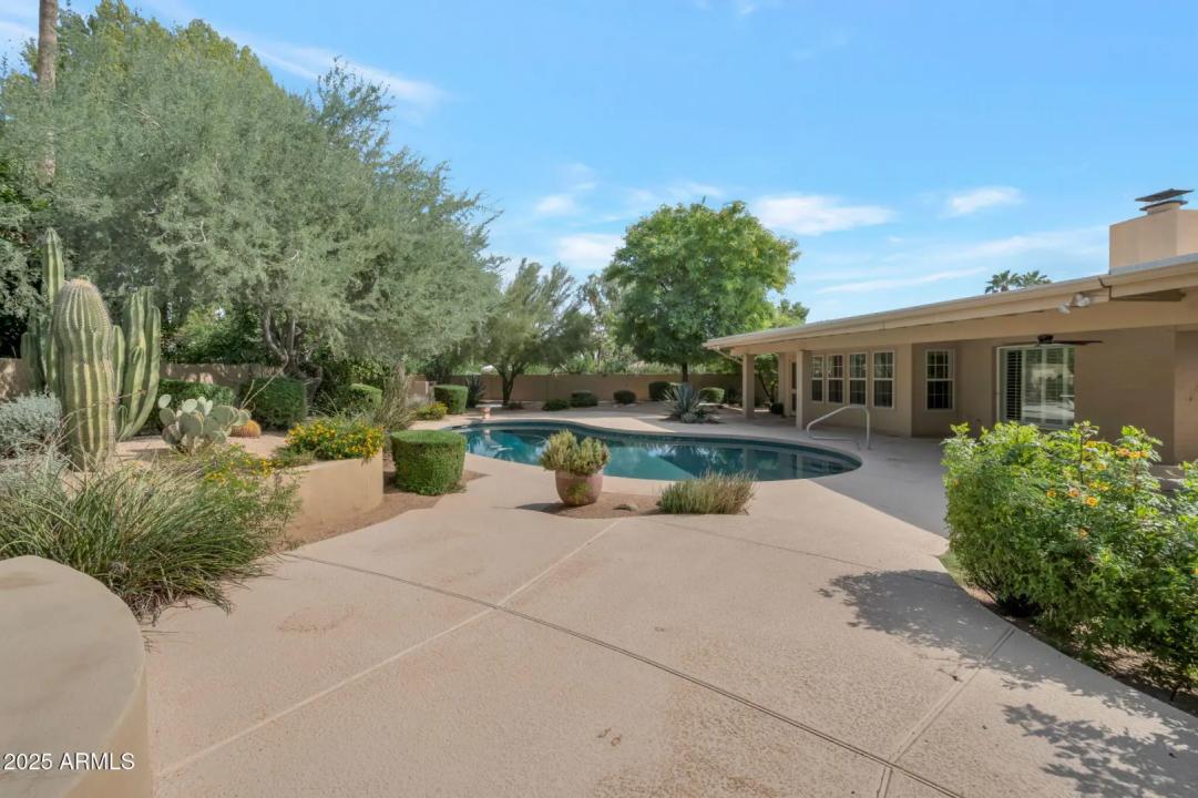 Real Estate Picture 33