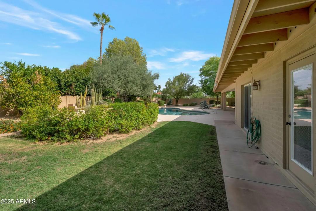 Real Estate Picture 35