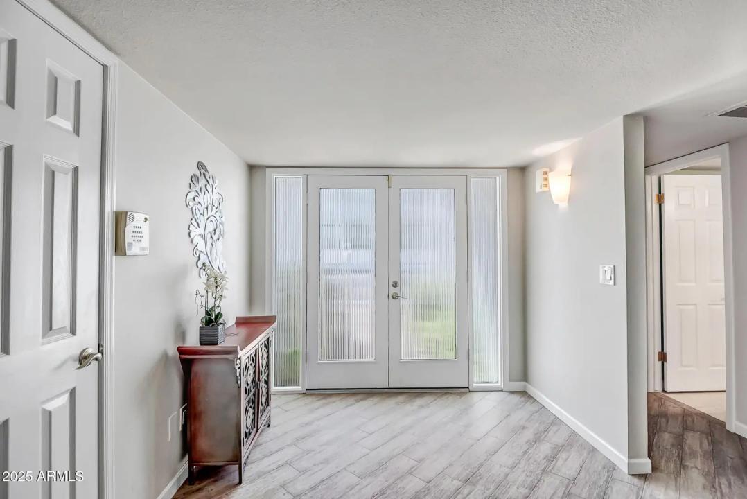 Real Estate Picture 4