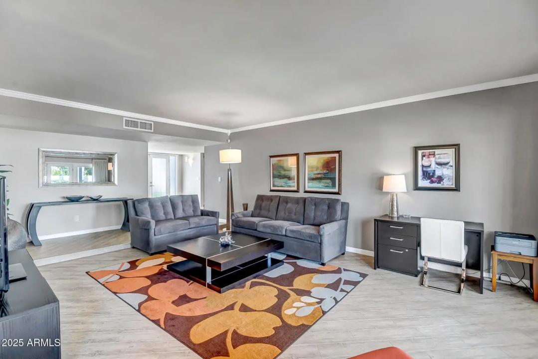 Real Estate Picture 7