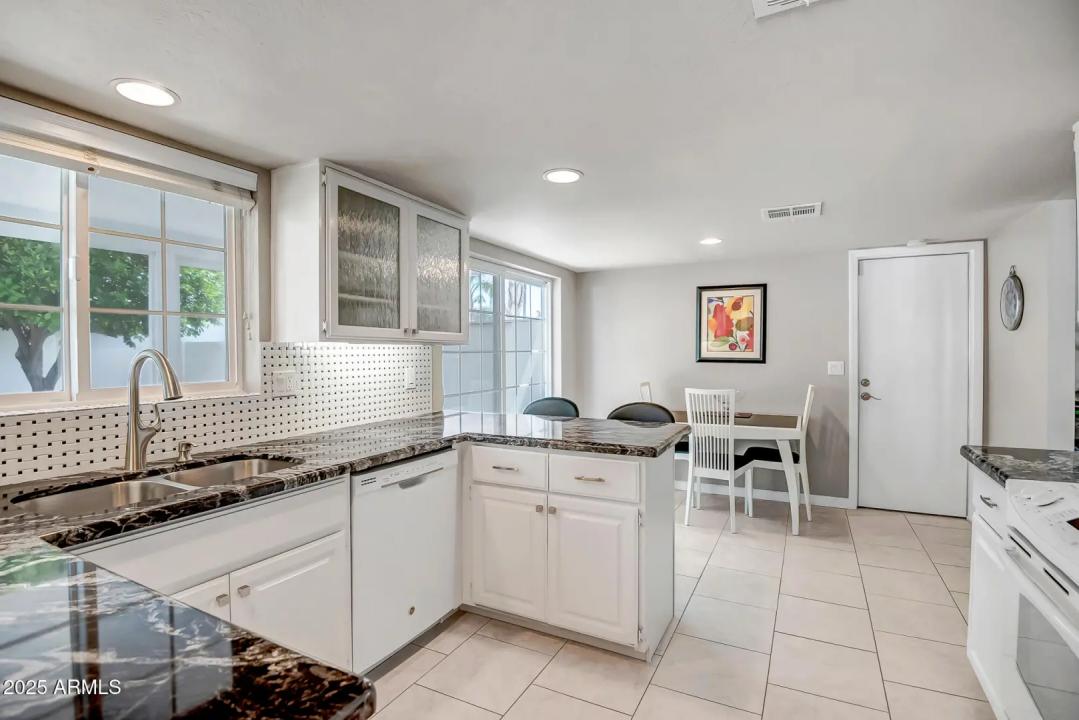 Real Estate Picture 12