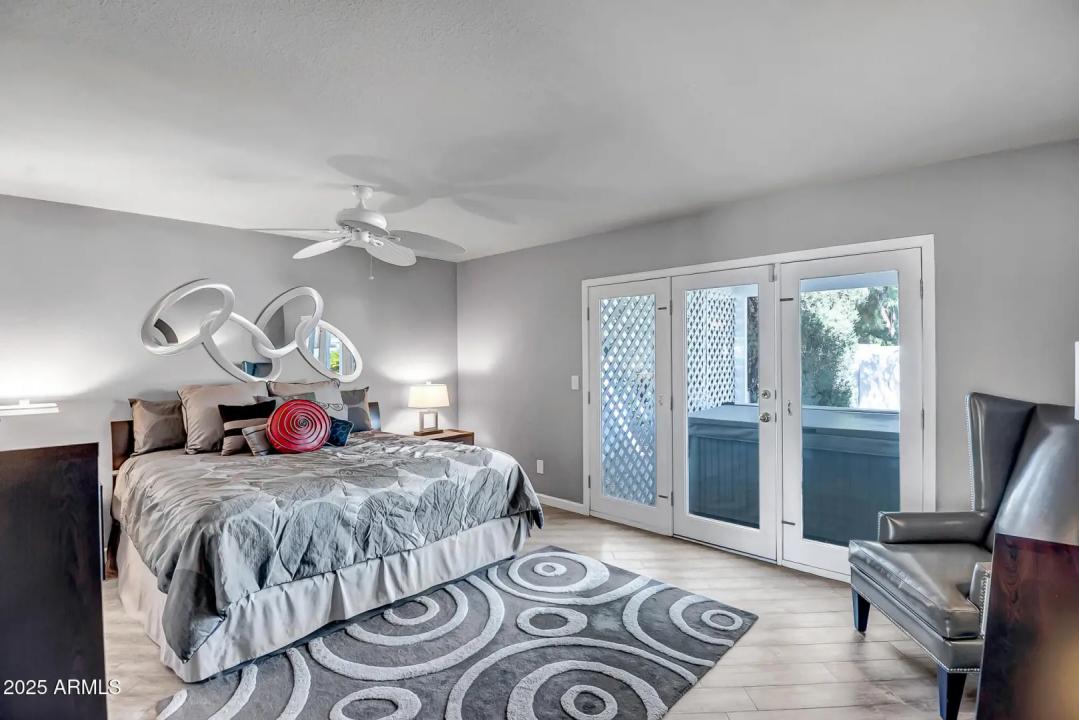Real Estate Picture 16