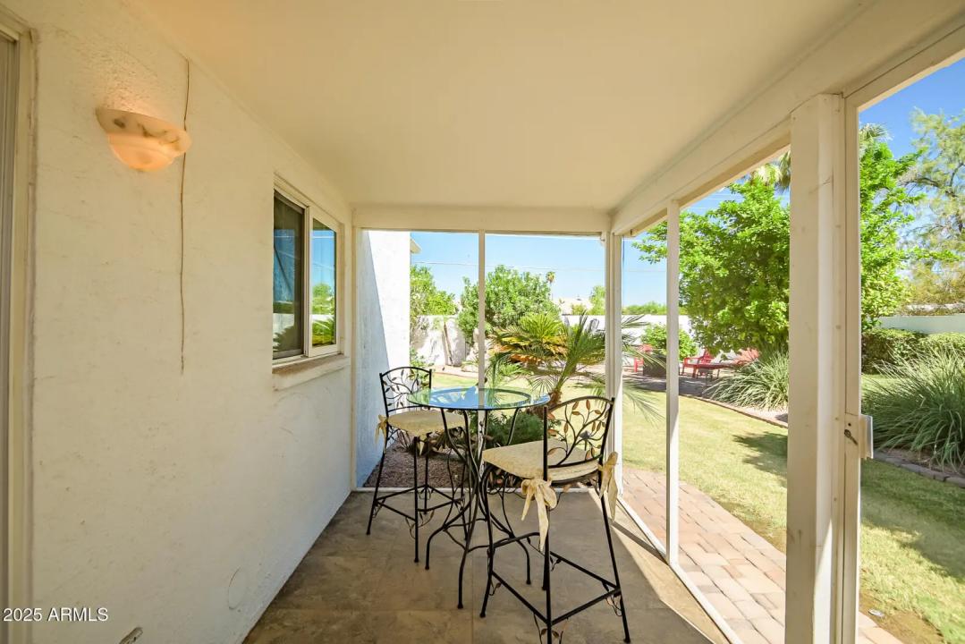 Real Estate Picture 14