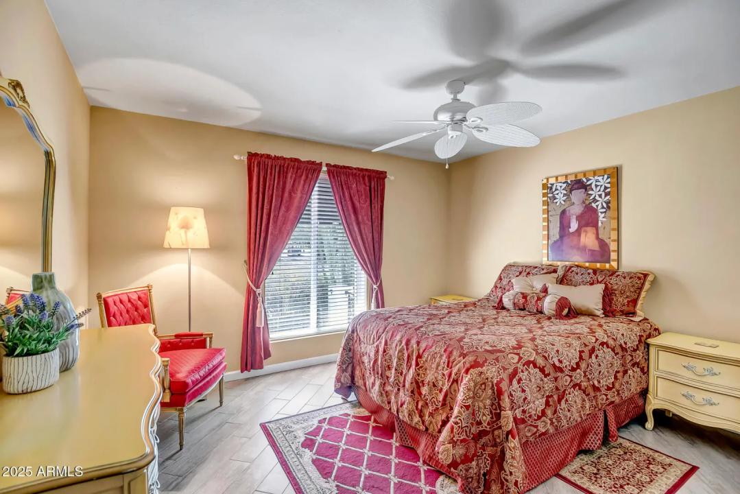 Real Estate Picture 22