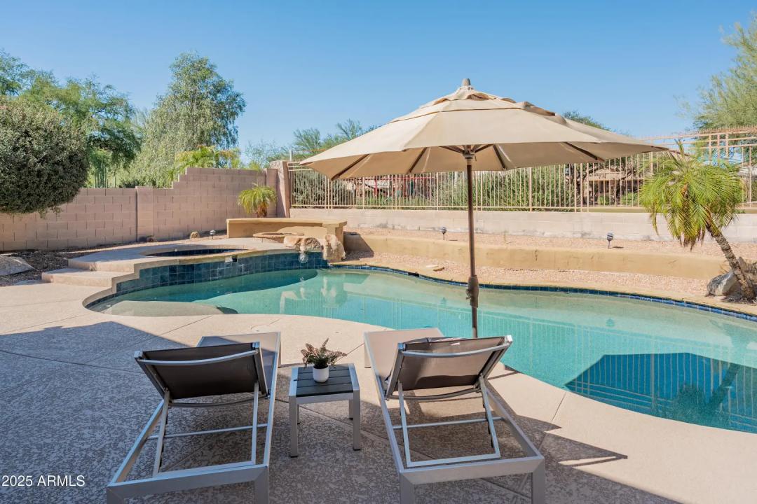 Real Estate Picture 3