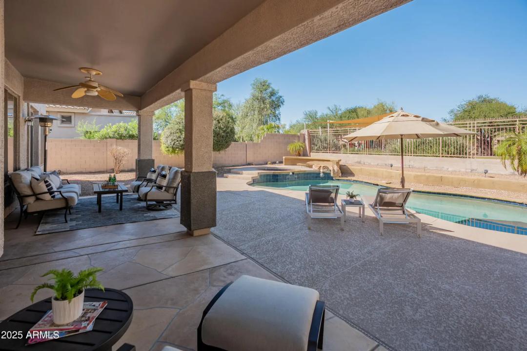 Real Estate Picture 4