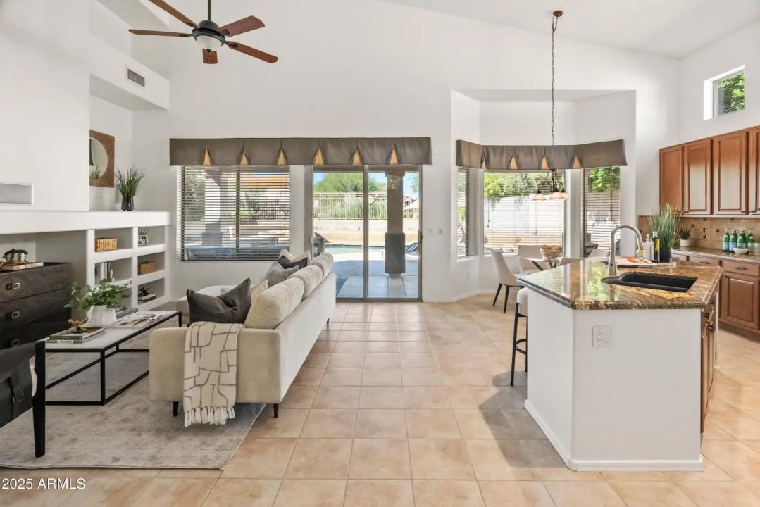 Real Estate Picture 14