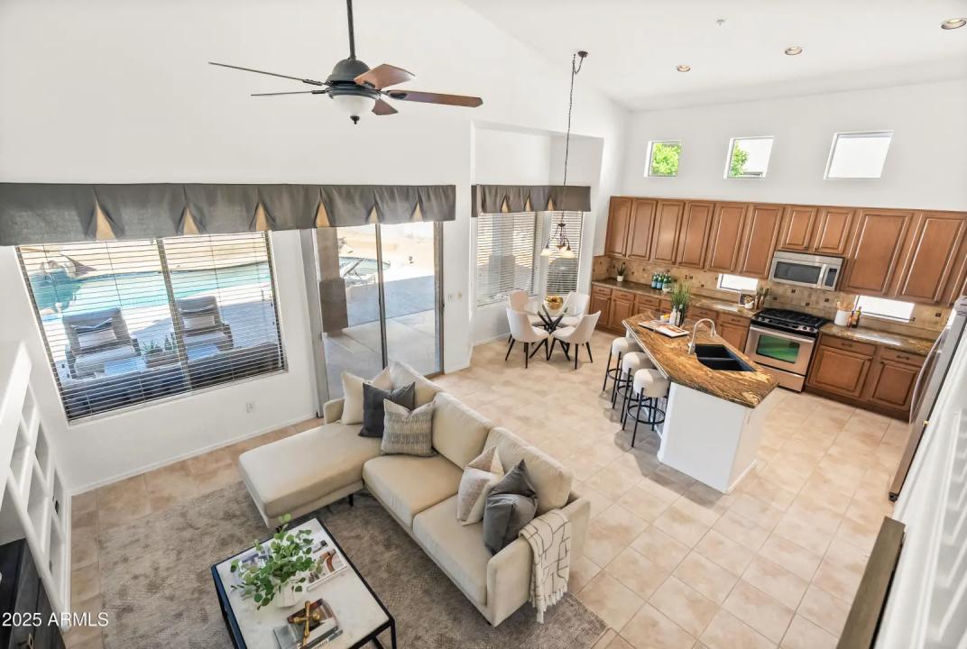 Real Estate Picture 17