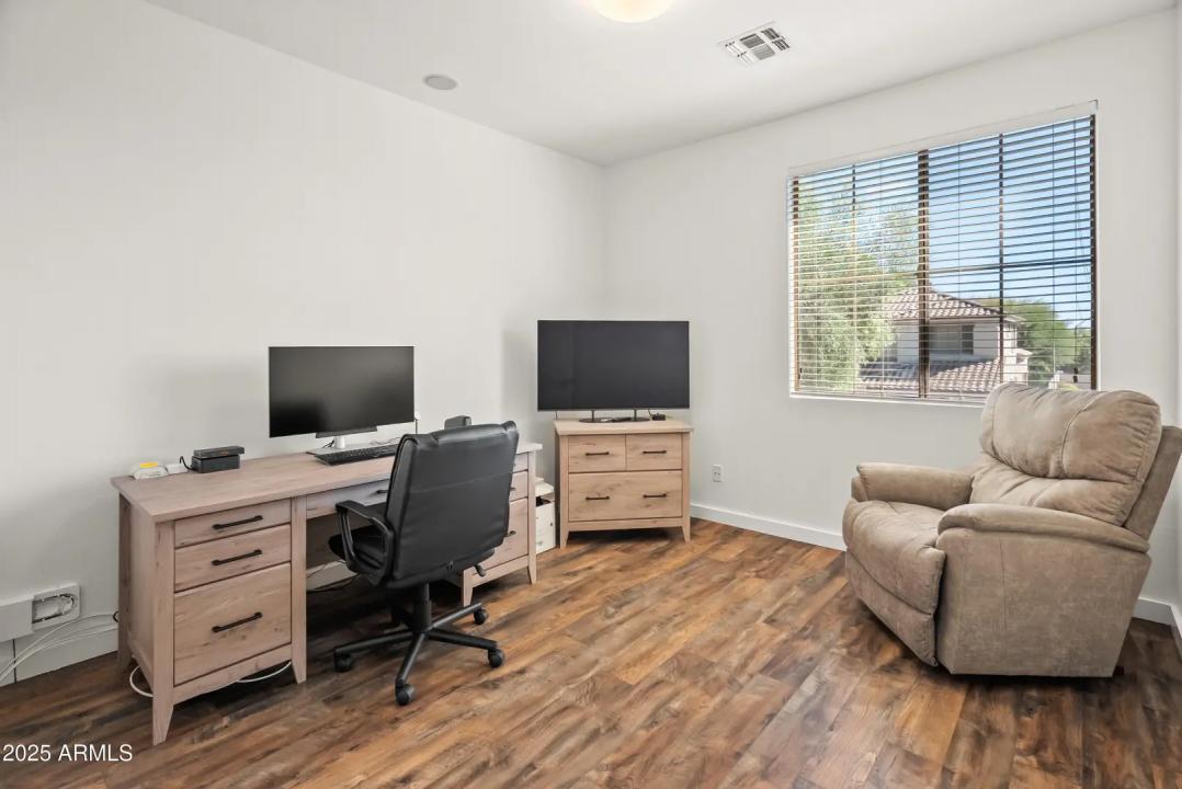 Real Estate Picture 28