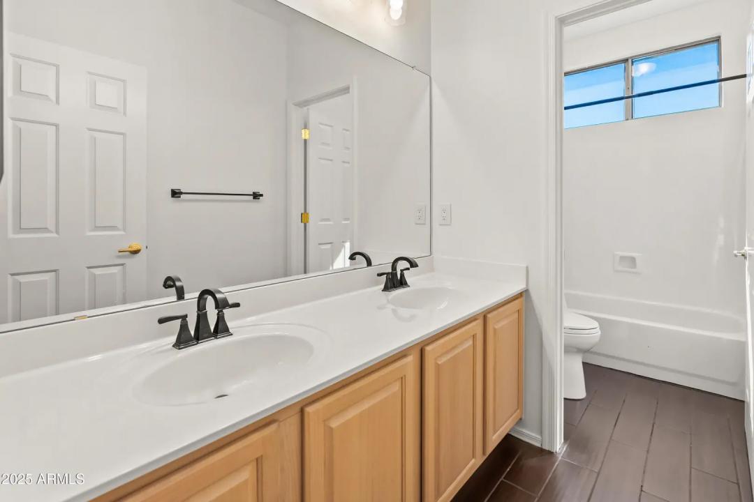 Real Estate Picture 30