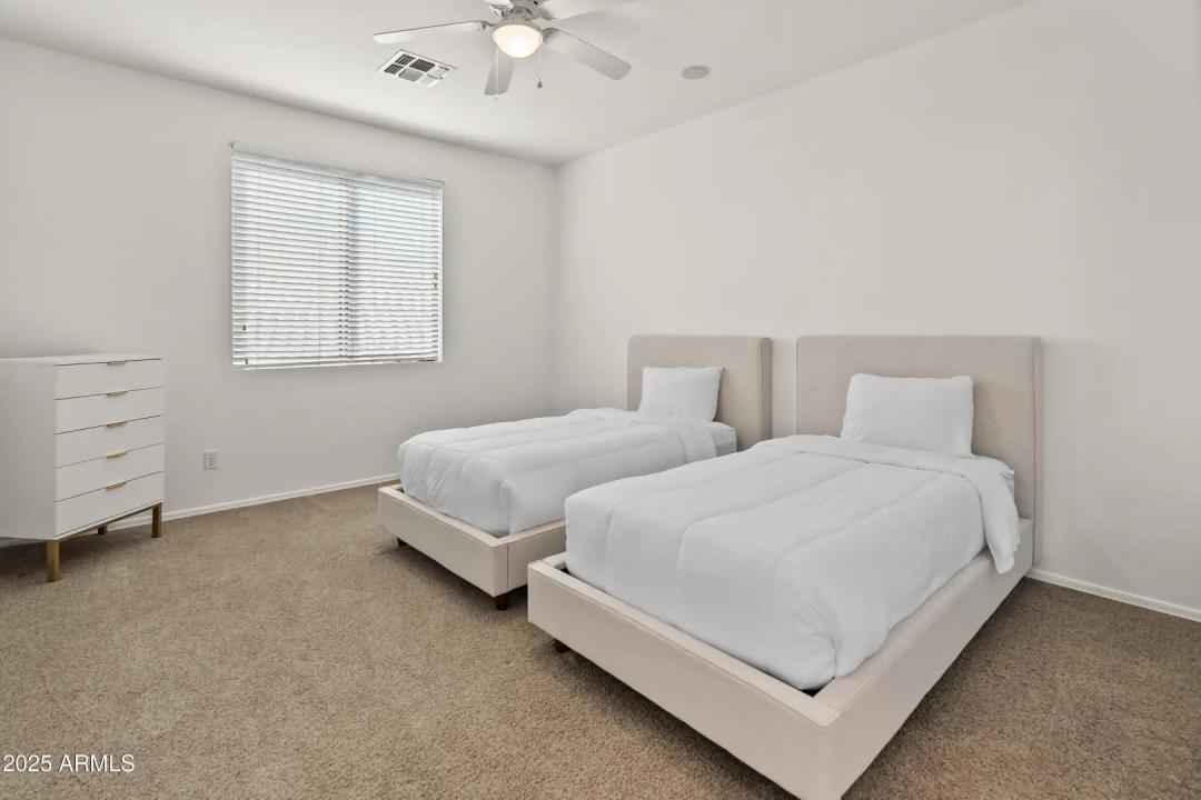 Real Estate Picture 32