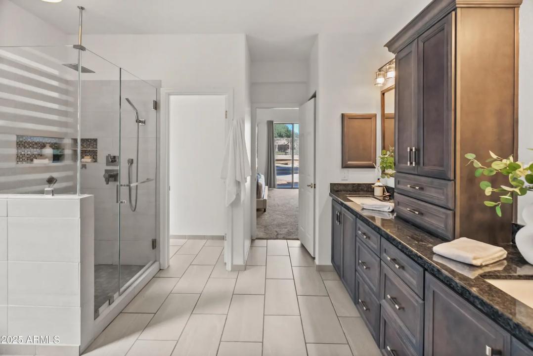 Real Estate Picture 24