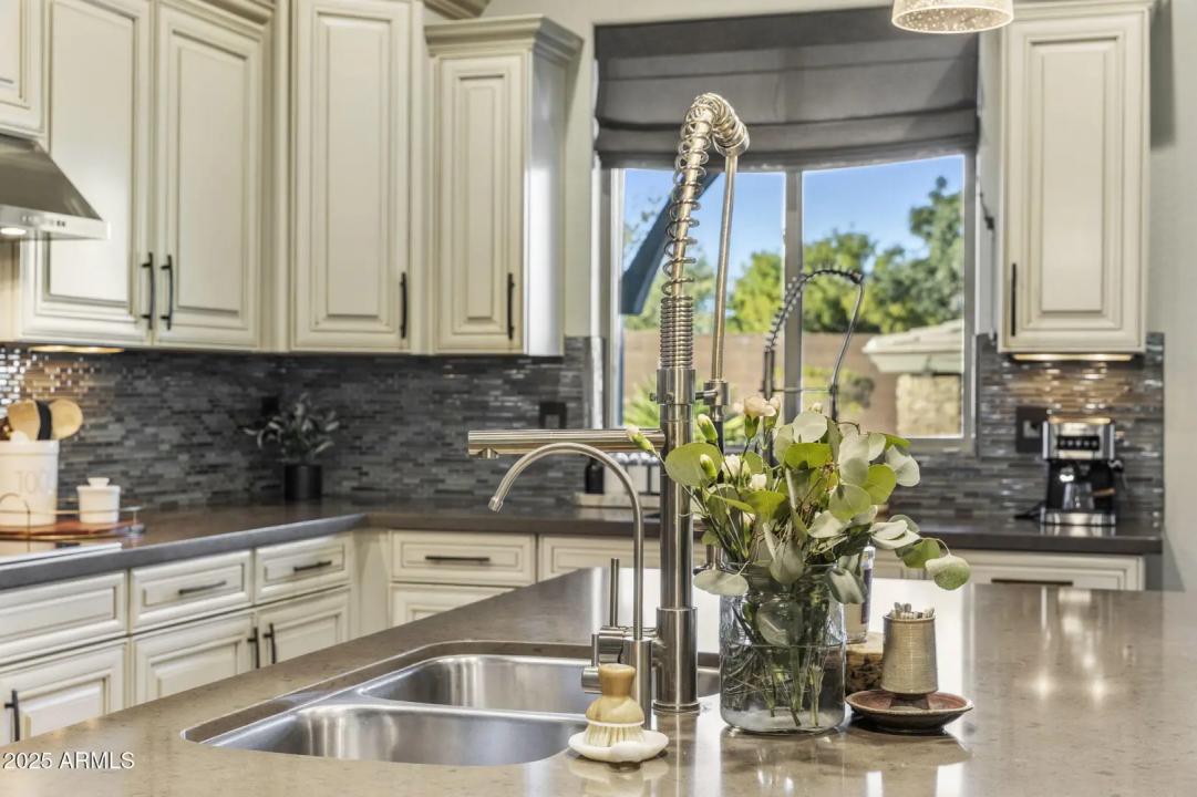 Real Estate Picture 10