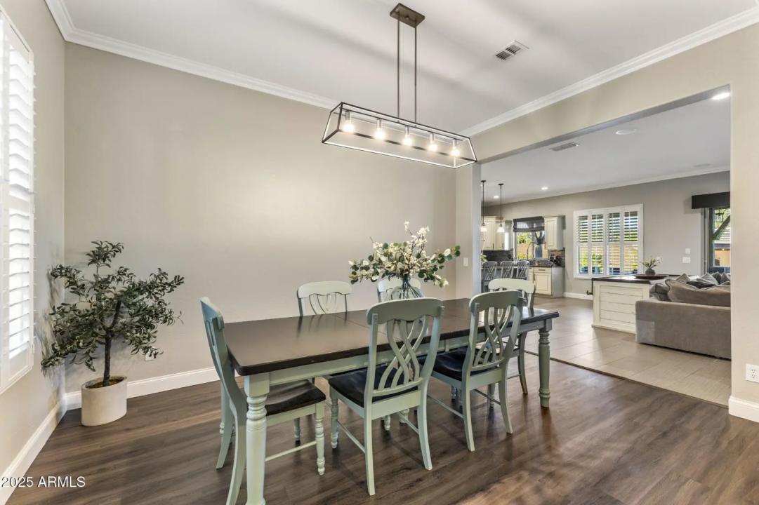 Real Estate Picture 13