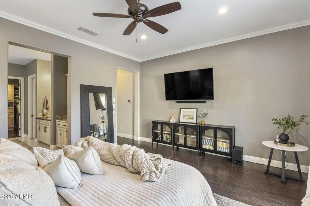 Real Estate Picture 19