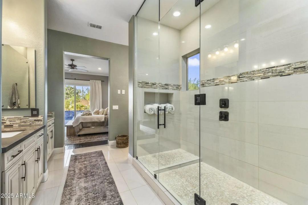 Real Estate Picture 20