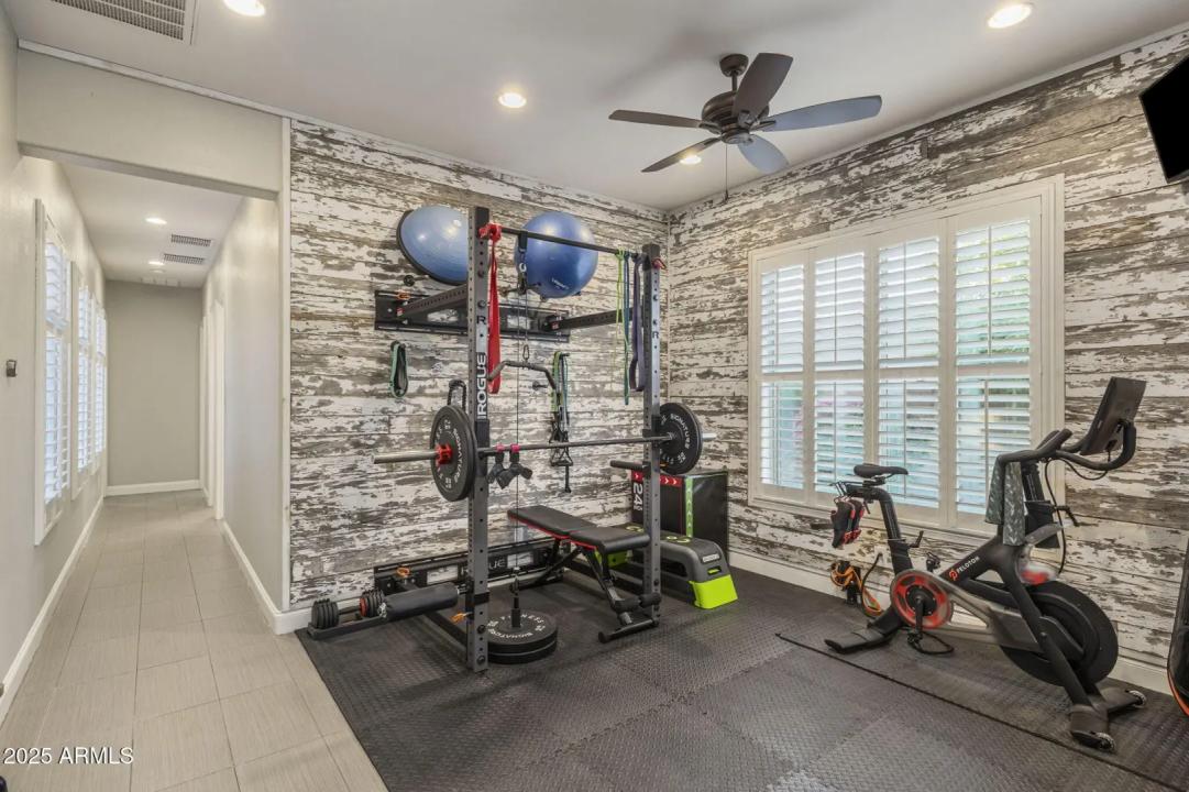 Real Estate Picture 22