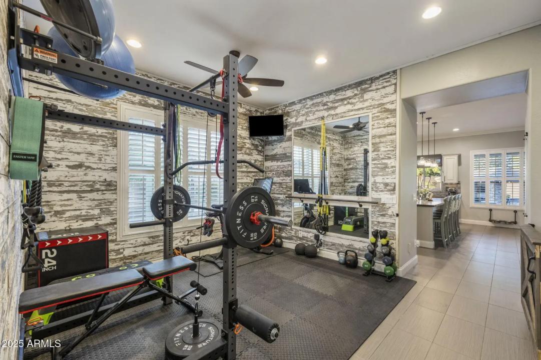 Real Estate Picture 23