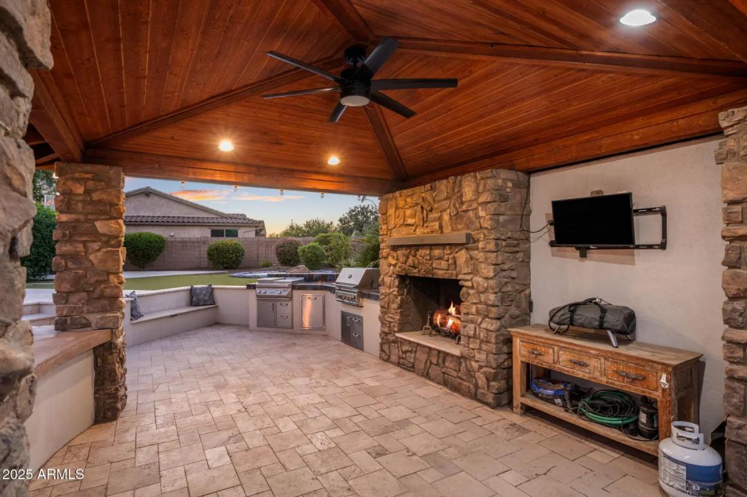 Real Estate Picture 36