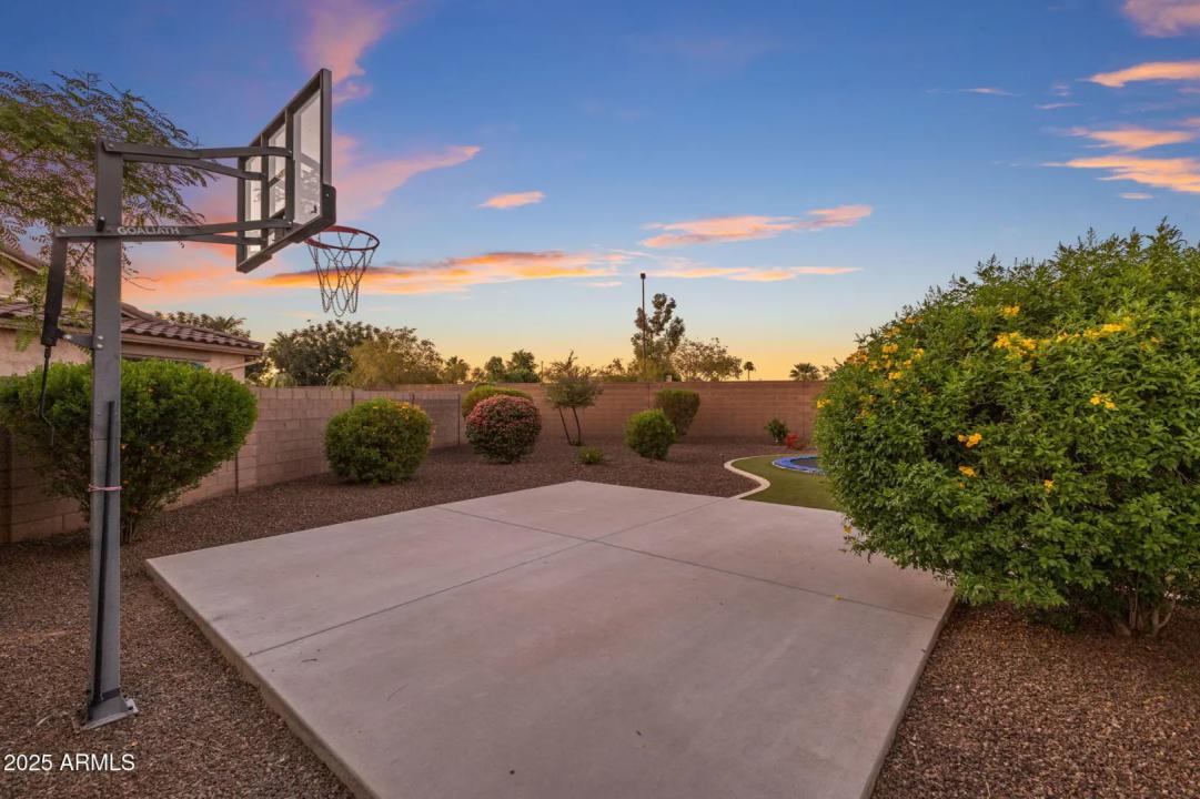 Real Estate Picture 40