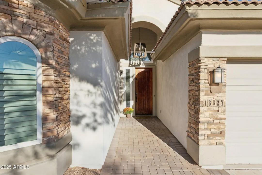 Real Estate Picture 5