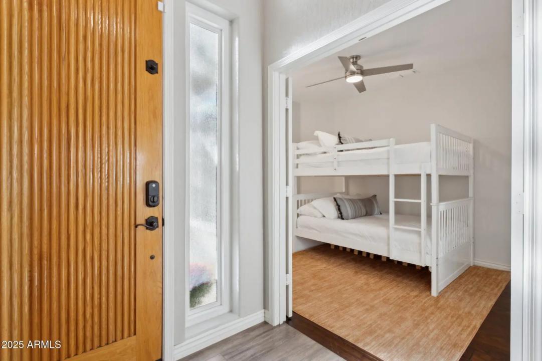 Real Estate Picture 9