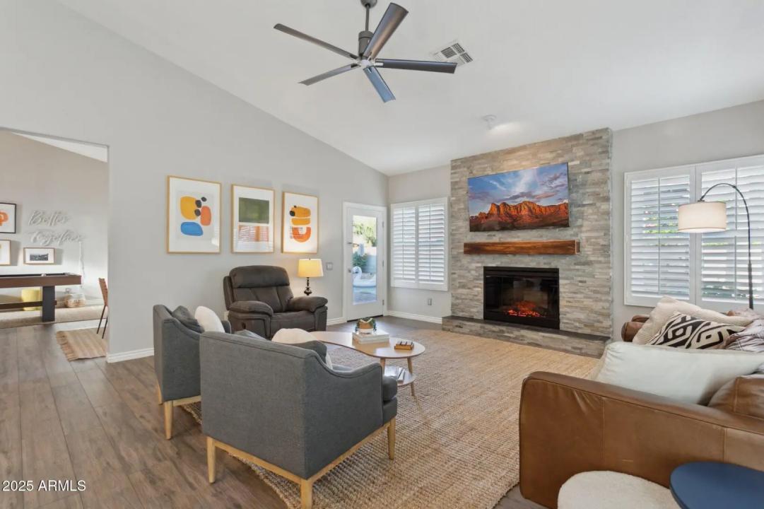 Real Estate Picture 15