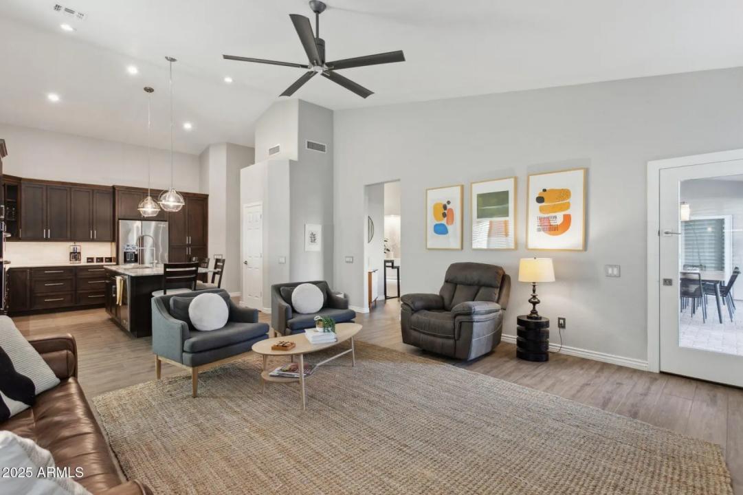 Real Estate Picture 16
