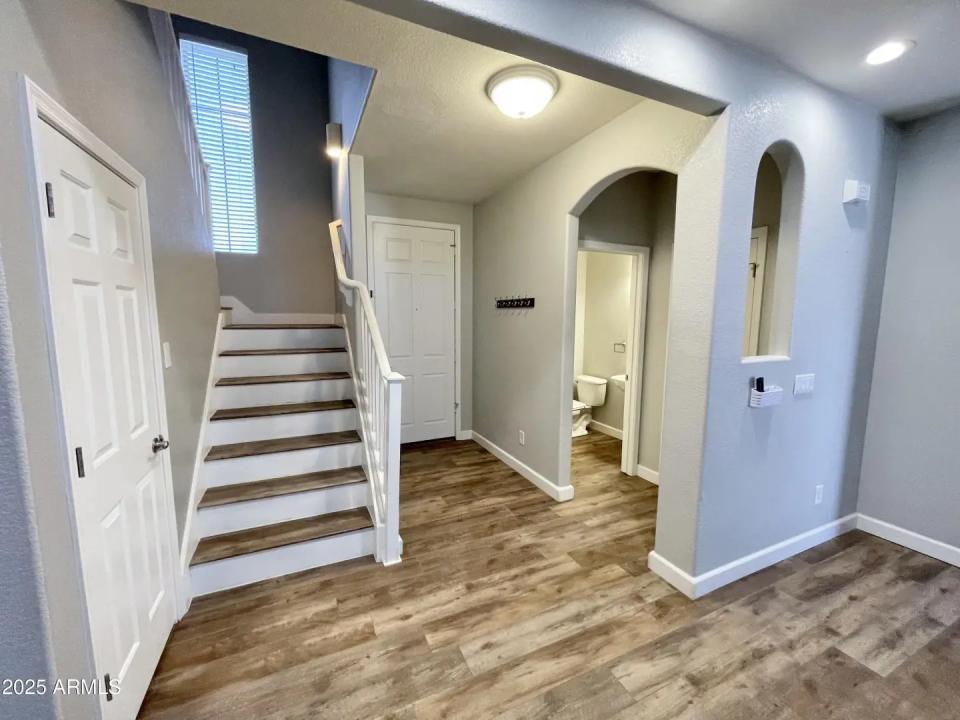 Real Estate Picture 3