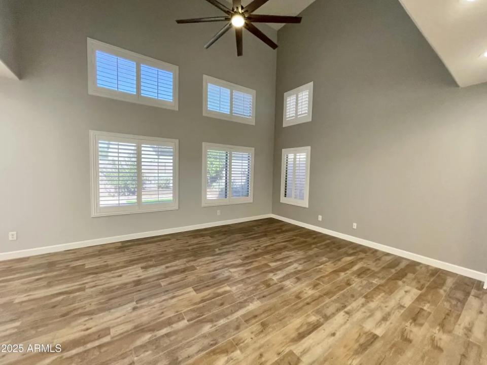 Real Estate Picture 7
