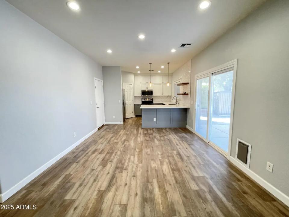 Real Estate Picture 9