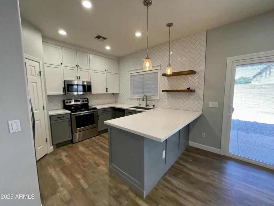 Real Estate Picture 10