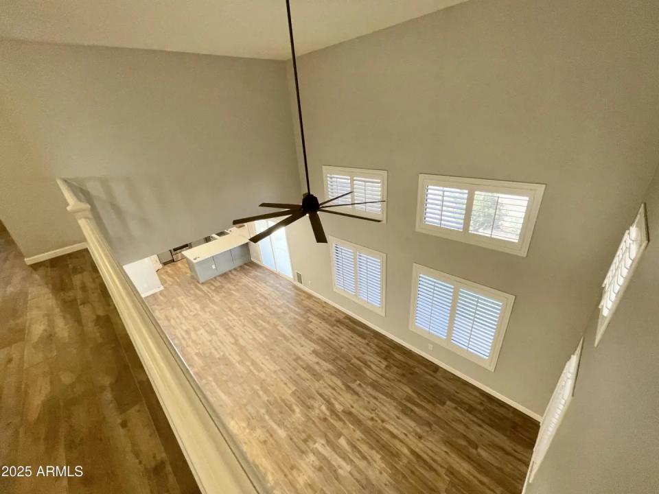 Real Estate Picture 16