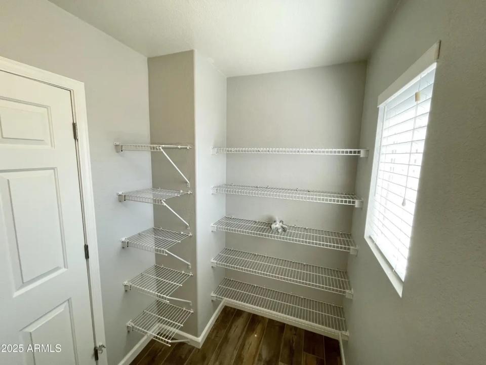 Real Estate Picture 19